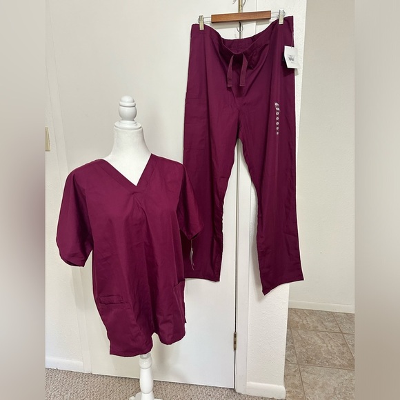 Cherokee Scrubs Maroon NWT 2 piece Unisex Bottom Sz M - Picture 1 of 7